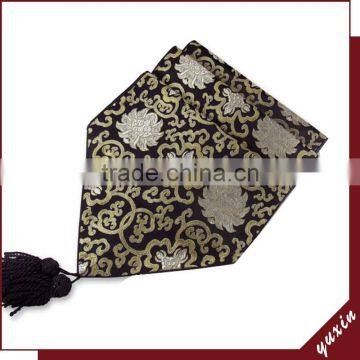 Super quality most popular decorative laser cut felt table runner TR1-016