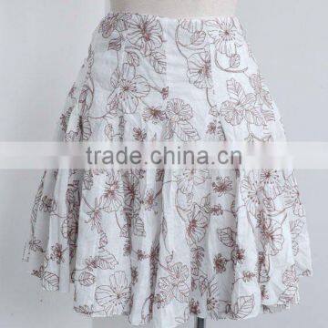 Embroidered Knee Skirt