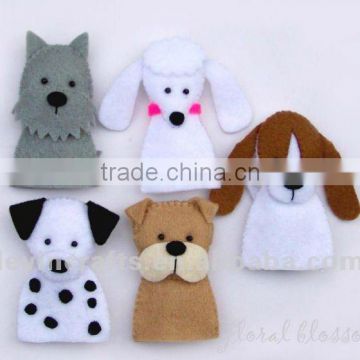 simple felt finger felt dog and cat puppet