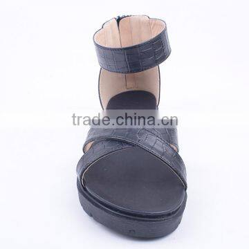 Upper Embossing Latest Designs Flat Zipper Sandals Made in China for Ladies photo-3