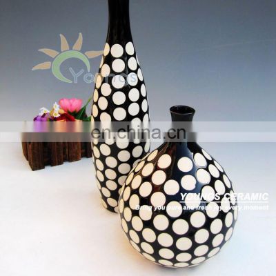 Nice black and white pottery vases for decoration