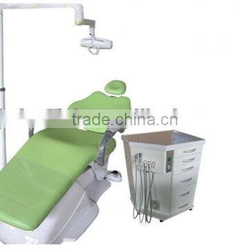 Hydraulic dental chair with operating light