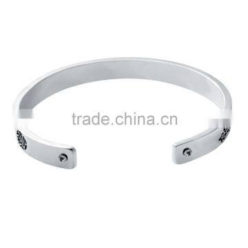 Merry Christmas Engraved Cuff Bracelet photo-6
