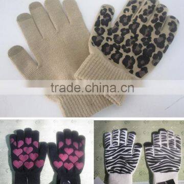 Fashion Cheap High Quality Knitted Iphone Touch Screen Printing Magic Gloves