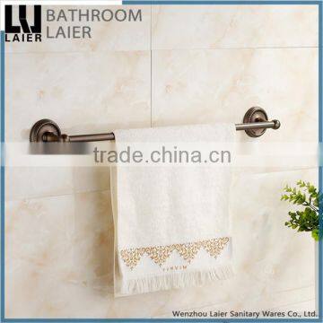 Customized Western Unique Design Zinc Alloy Antique Copper Finishing Bathroom Accessories Wall Mounted Single Towel Bar