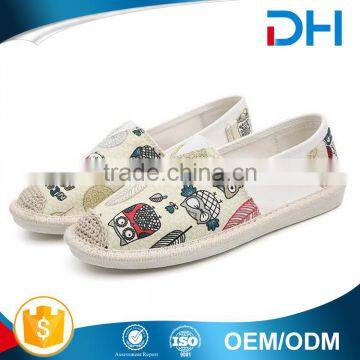 Woman slip-on weave fashion canvas shoes with different color