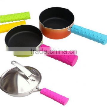 Silicone cookware gripper