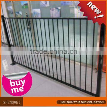 Flat top swimming pool fence for children