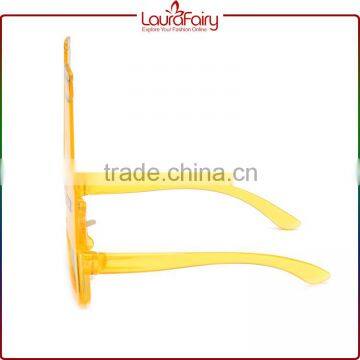 Laura Fairy Custom Logo New Design Yellow Frame Beer Bottle Shaped Party Sunglasses photo-5