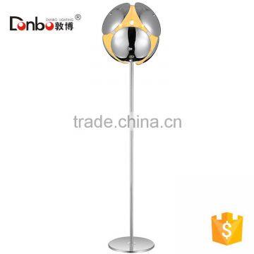 Modern simple Decorative D40*H166CM metal Floor Lamp with chrome ball                        
                                                Quality Choice