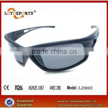 Fashion Polarized Cycling Sport Sunglasses with PC Matte Black Full-Rim Frame and TAC Polarized Gray Lenses/Lotosports/LZ0602