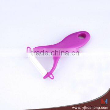 Plastic handle ceramic blade peeler