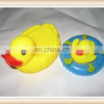 floating duck toy, yellow rubber bath duck