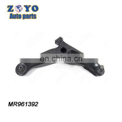 MR961392 K620546 Suspension System Right Lower Control Arm for Mitsubishi Outlander 2006