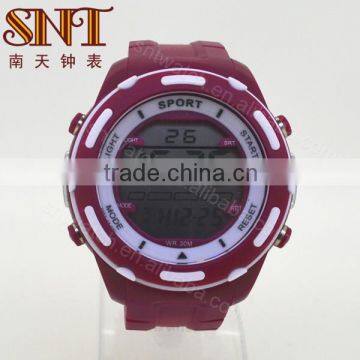 Sport LCD Watch Multifunctional Digital Watch photo-2