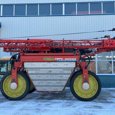 Huaxi 3WPZ-3000GH high-speed corn sprayer boom sprayer manufacturer