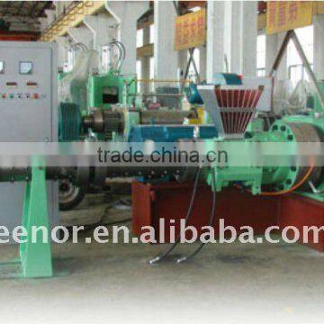 Single-screw hot-feed rubber extruder