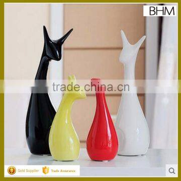 BHM -K123 ceramic 3 color assorted happy family deer statue couple deer figurines for table decoration