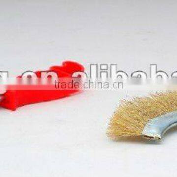 hand scratch brush with plastic handle