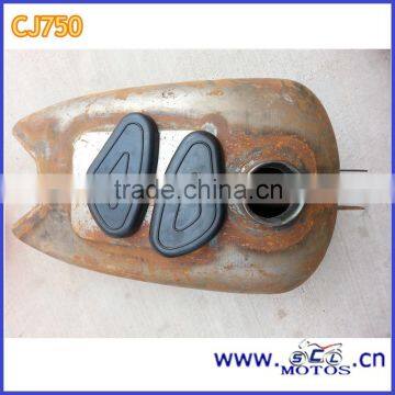 SCL-2014040229 Motorcycle Fuel Tank With Pads For ChangJiang 750                        
                                                Quality Choice