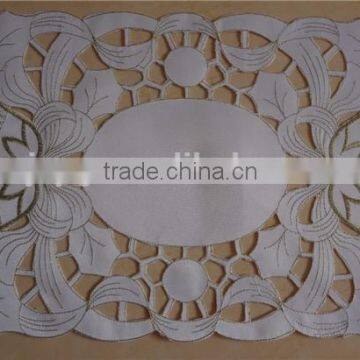 New Design Embroidered Lace Table Cloth photo-5