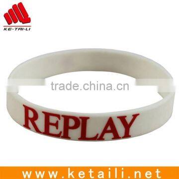 Fashionable silicone sports bracelet