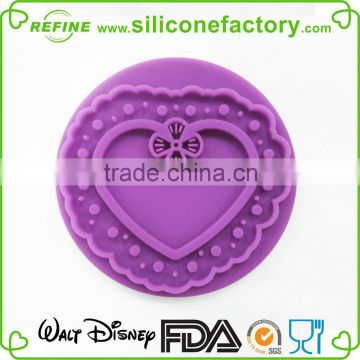 Dia. 7.5cm lovely lace & heart shape silicone cookie stamp