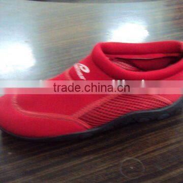 Latest style aqua men shoes,red color shoes,beach shoes