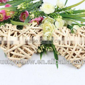 new design hanging heart shape wicker decoration