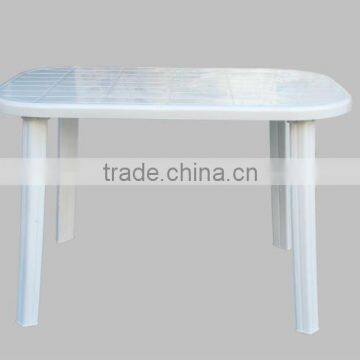 plastic round table