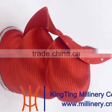 Red Hat And Purse Suite In Party / Wedding photo-3