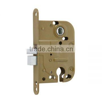 Common key door locks and multi lock keys for cold room locks