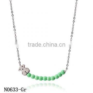 China top wholesale fashionable green pearl silver chain charm necklace with bear