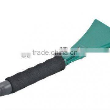 Snow/Ice Scraper for Auto Windshield Plastic Scrap IC-006