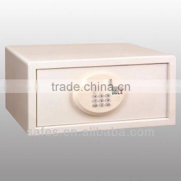 Hotel guest room safe