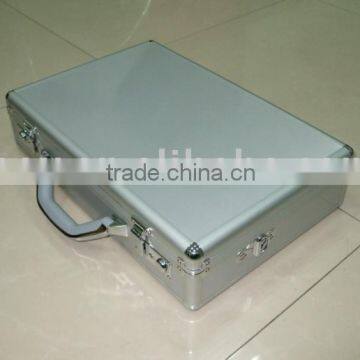 Aluminum attache case