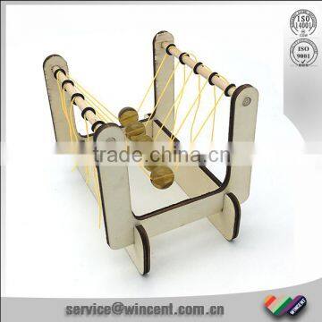 Kids Physics Lesson Use Newton's Cradle Wood Intelligence Toys