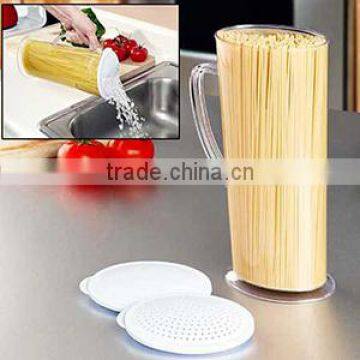 Plastic pasta express with handle