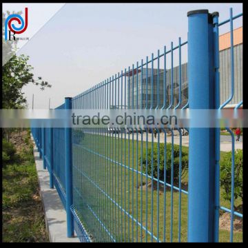 triangular bending fence/Various Color Curved Welded Wire Mesh Fence With Nice Appearance