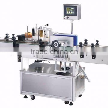 One-side beverage bottle labeling machine