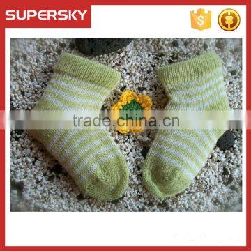 V-99 Newborn cosy stripe pretty anti-slip knitted crochet baby socks