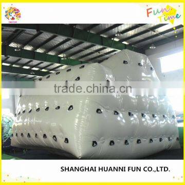 Amusement park inflatable water floating climbing wall