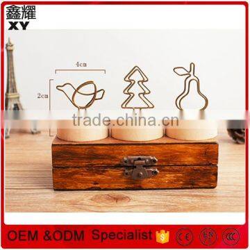 Wooden base shapes metal photo clip