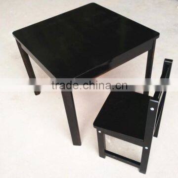 Kids table chairs in Black