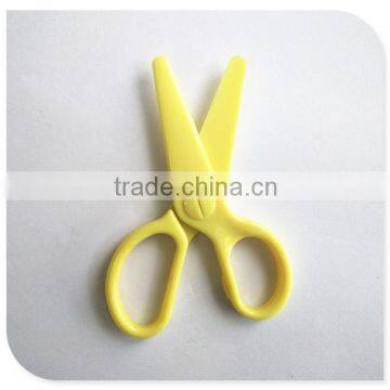 2015 New Design Plastic Safety Scissors photo-3