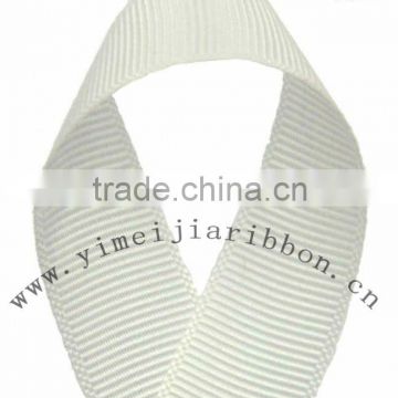 different material of white color ribbon