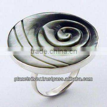 Gorgeous Green Shell Ring Carved Twirl Relief Silver