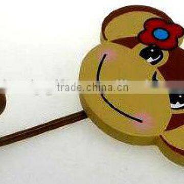 monkey shaped wooden hanging hooks for home decoratioin