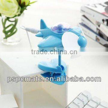 USB fan with plane shape