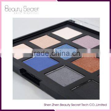 Matte 12 color eyeshadow palette in square case for cosmetics